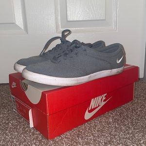 Women’s Nike sneakers
